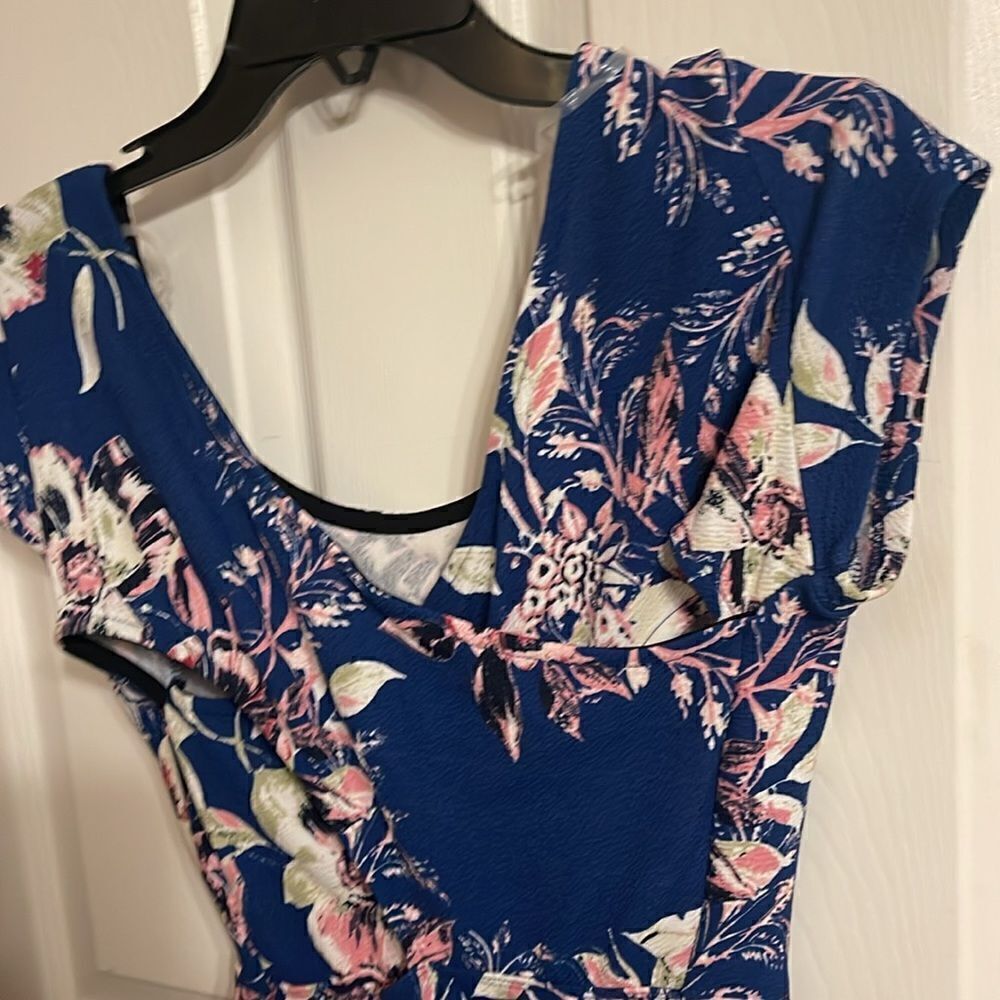 Floral Dress Size Medium NWOT - Picture 4 of 6